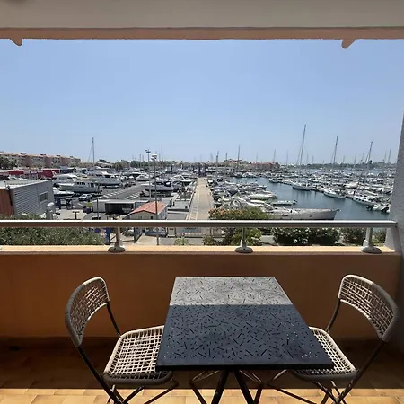 4 Personnes Avec Piscine Et Parking Au Cap D'agde - Fr-1-749-28 *